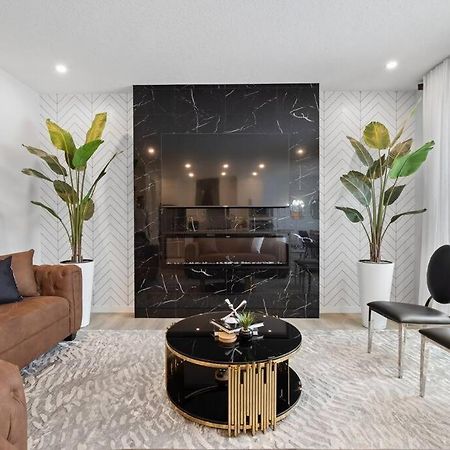 Luxury-4Bed With Ac-86"Tv-Brandnew In Cranston, Calgary Villa Exterior photo